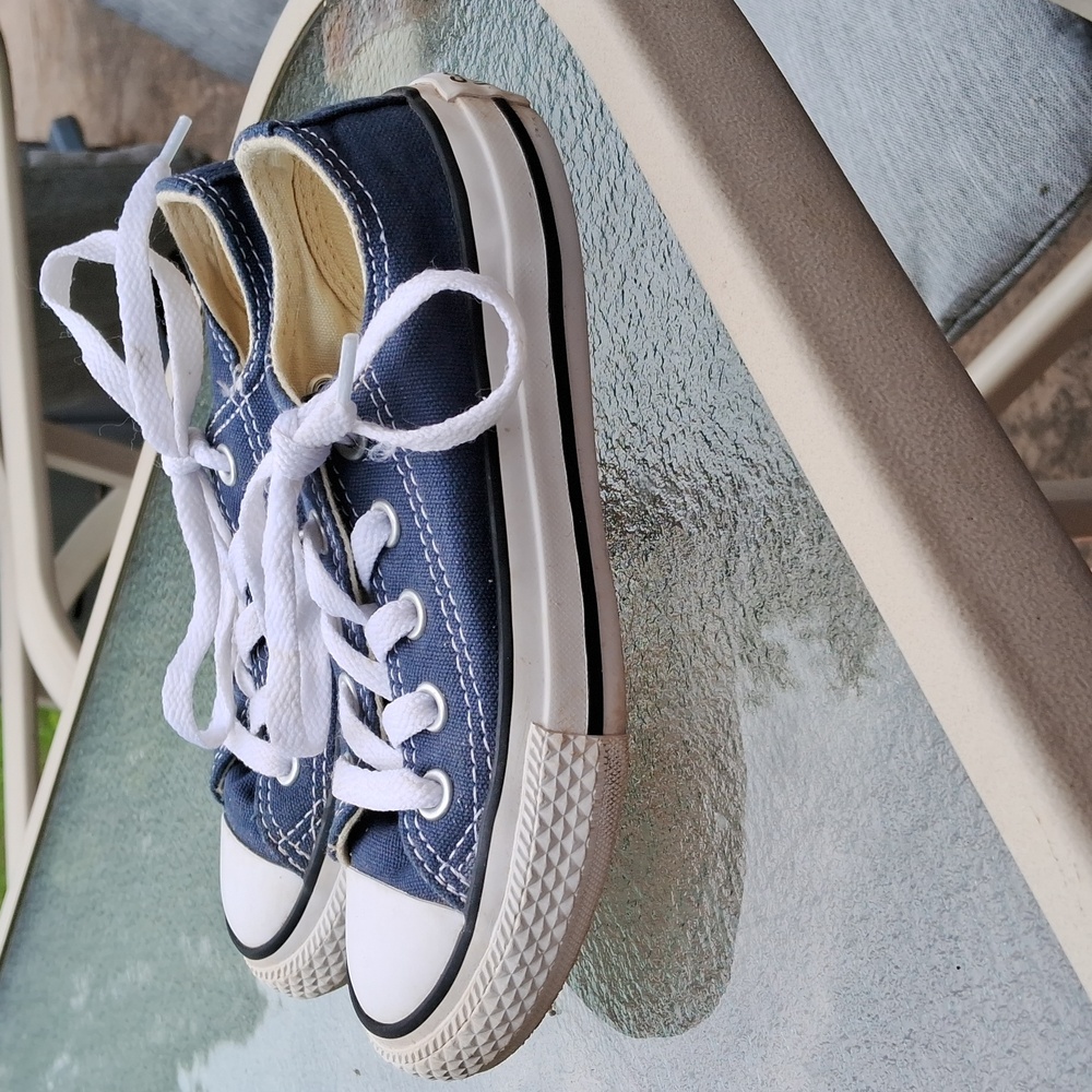 Converse youth size 10.5 blue and white sneakers